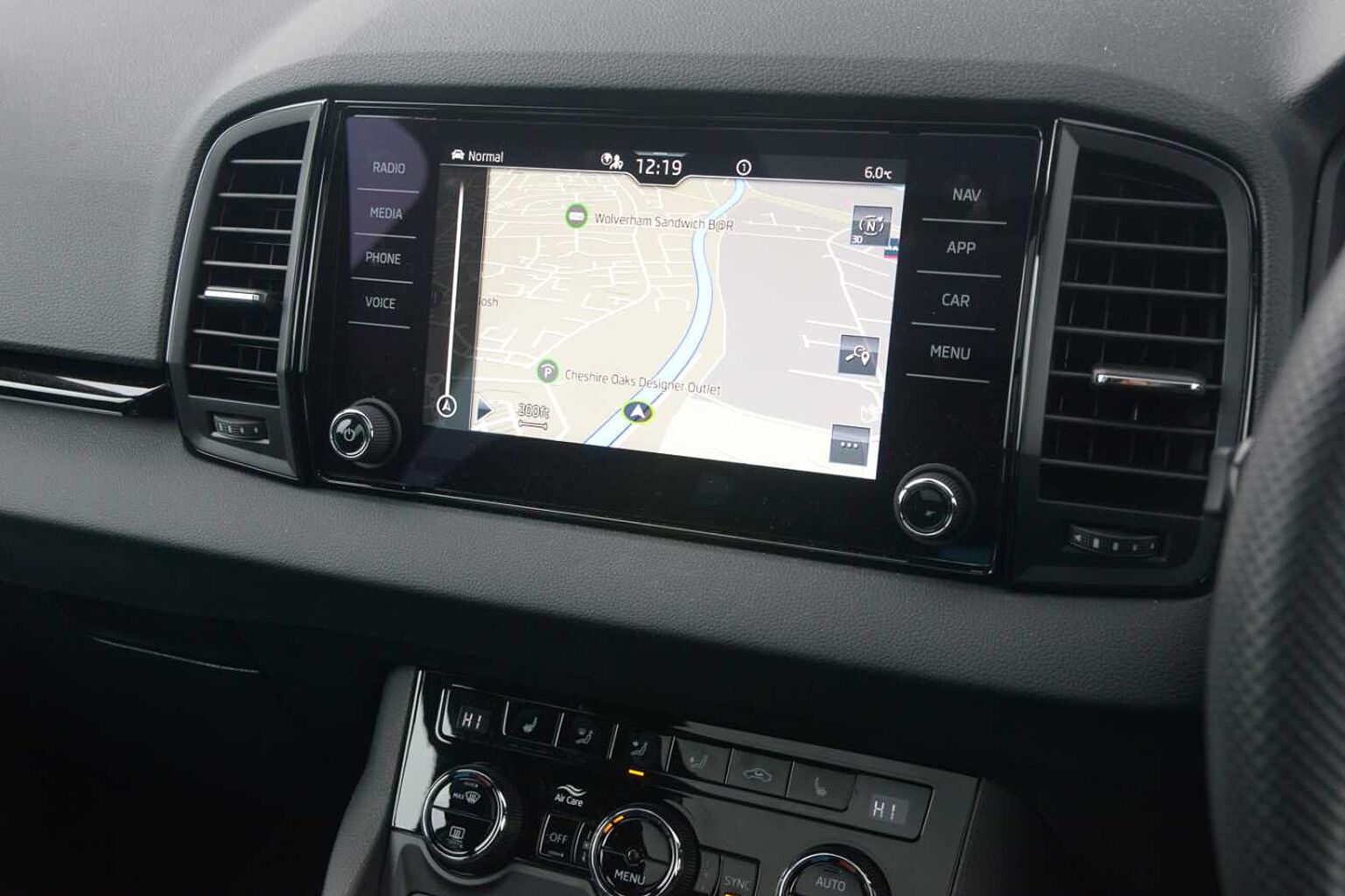 SKODA Karoq SUV 1.5 TSI (150ps) SportLine ACT