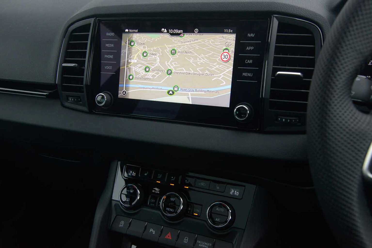 SKODA Karoq SUV 2.0 TSI (190ps) 4X4 SportLine DSG