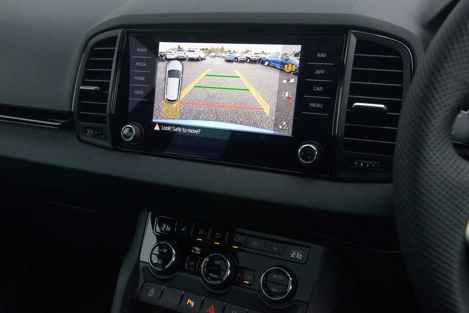 SKODA Karoq SUV 2.0 TSI (190ps) 4X4 SportLine DSG