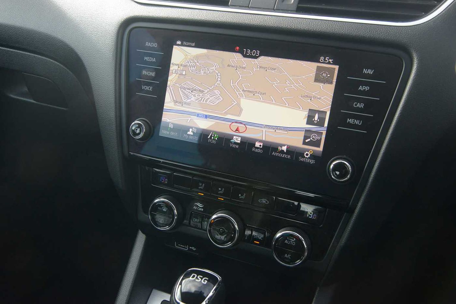 SKODA Octavia Hatchback 1.6 TDI SE Tech SCR 115ps DSG