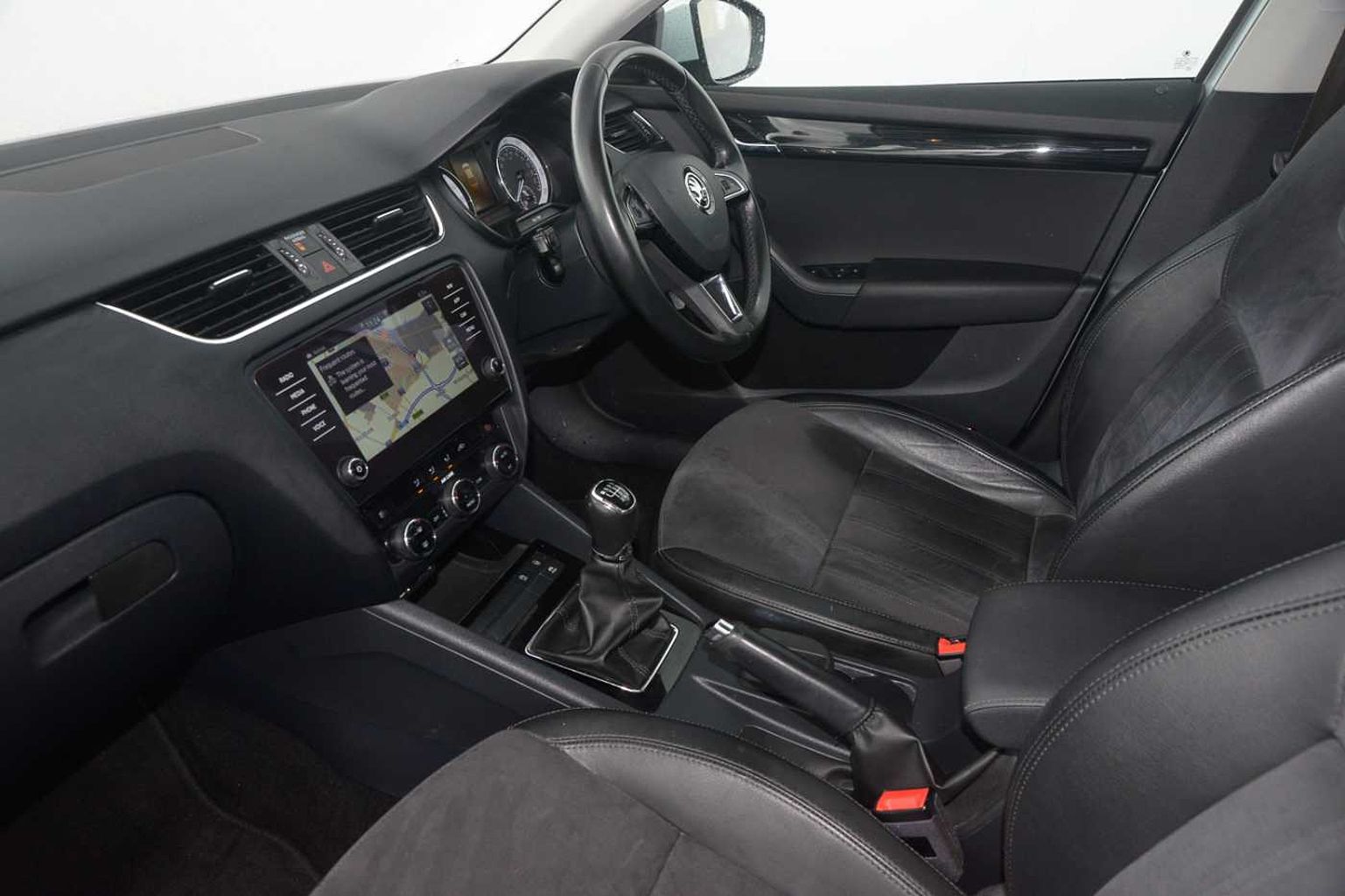 SKODA Octavia Hatchback (2017) 2.0TDI SE L (150PS)